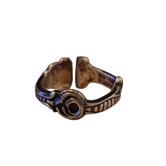 Cute Size 4 Hand Forged Vintage Spoon Ring - Picture 5 of 8